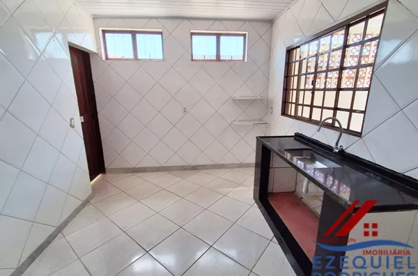 Casa para aluguel, com 2 quartos, Parque Limeira Área II, Telêmaco Borba