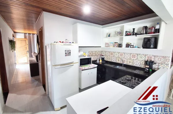 Casa para Venda com 3 quartos, Moradias Rio Alegre, Telêmaco Borba.