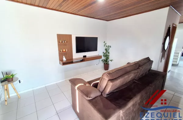 Casa para Venda com 3 quartos, Moradias Rio Alegre, Telêmaco Borba.