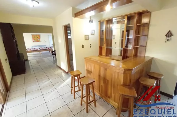 Apartamento para aluguel, mobiliado, 4 quartos, sobre loja, Centro Telêmaco Borba