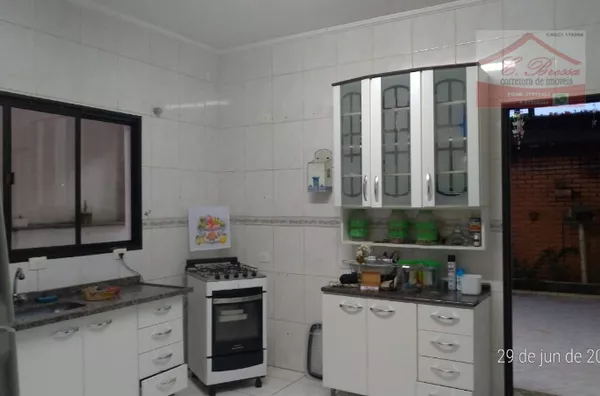 Sobrado de fino acabamento no Jaraguá (JD. Vivan) | Acabamento Fino | Rua Tranquila | Aceita Financiamento