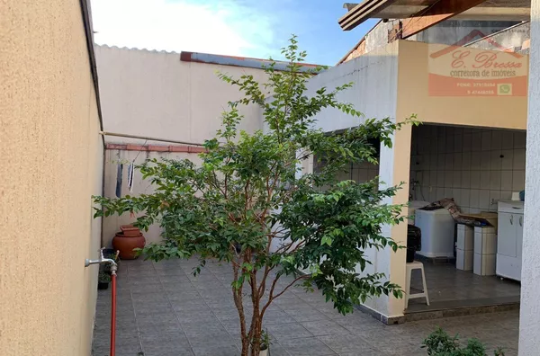 Oportunidade no Parque Nações Unidas! Sobrado 140m² com Suíte, 2 Vagas e Quintal Incrível!