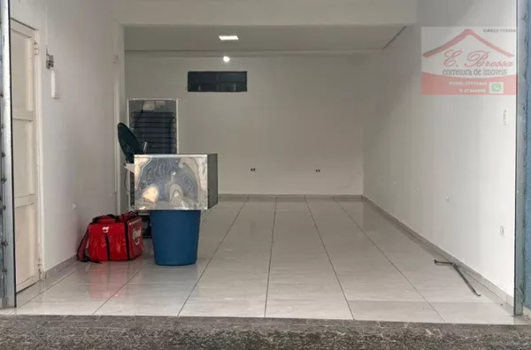 Salão Comercial 45m² com Porta Automática | Ideal para E-commerce e Confecção