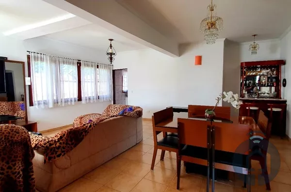 Chácara em condomínio fechado 