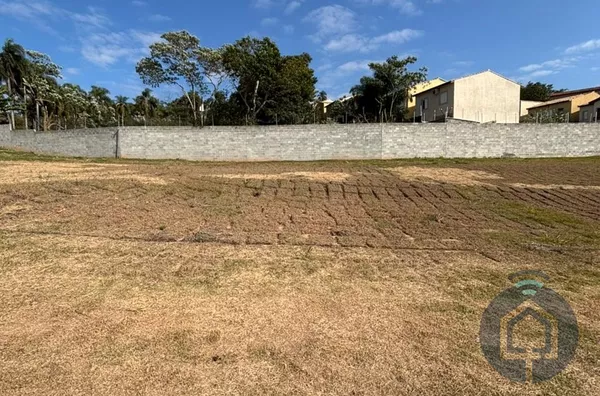 Terreno plano de 250m² no Villaggio Bellini – com projeto assinado e pronto para construir!