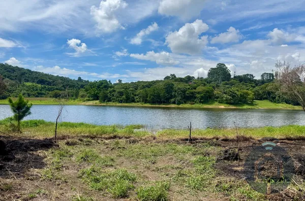 Terreno à Venda em Mairinque - 2093m² com Vista para a Natureza