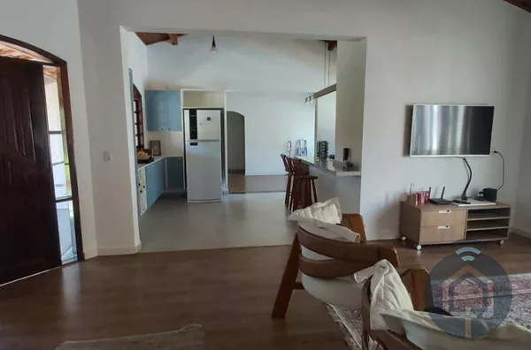 Viva Bem em São Roque: Chácara com Design Elegante e Área de Lazer