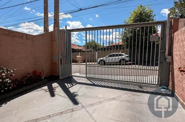 Casa Ampla e Aconchegante com Suíte e Quintal