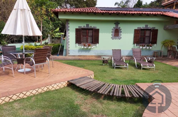 Chácara Mobiliada em São Roque: Charme, Conforto e Lazer em um Só Lugar