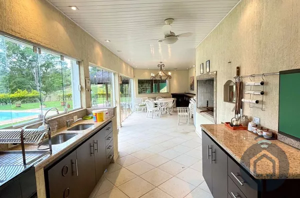 Chácara em maravilhoso condomínio 