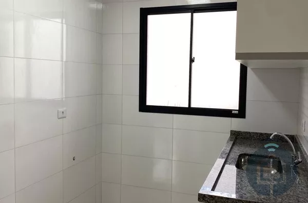 Impecável! Casa com Varanda, Área Gourmet e Lazer no Condomínio