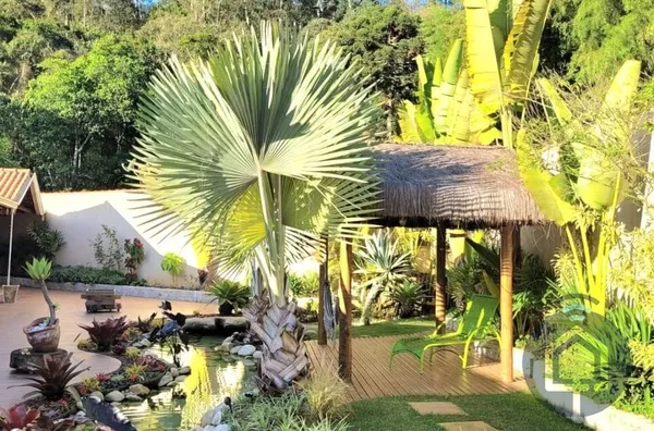 Casa de alto padrão, moderna, espaçosa e aconchegante