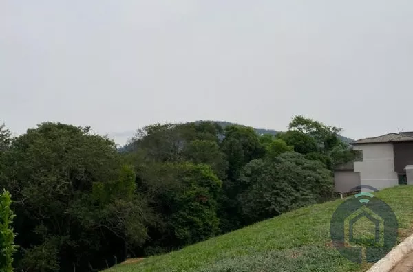 Lote em condomínio fechado