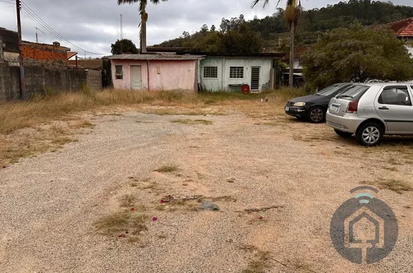 Terreno com edícula no fundo – 509 m² para locação