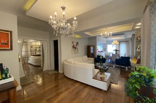 Casa de alto padrão em condomínio fechado 