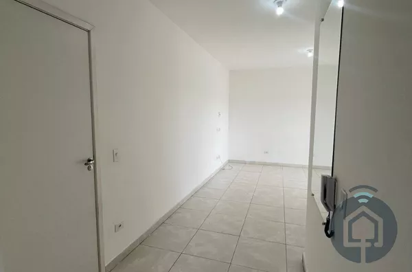 Apartamento com Varanda Ampla e Ótima Localização