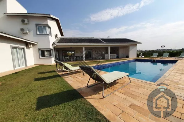 Casa em condomínio de alto padrão