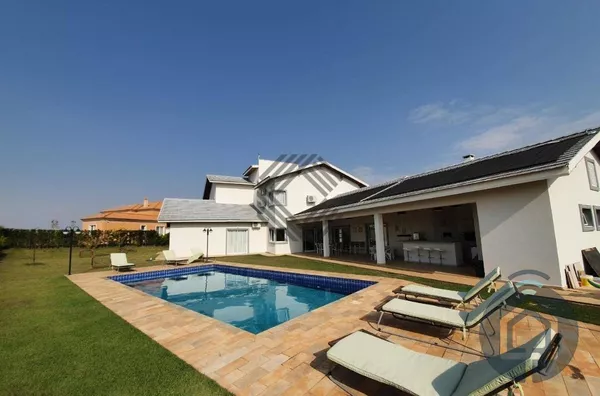 Casa em condomínio de alto padrão