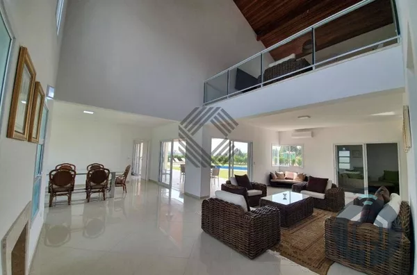 Casa em condomínio de alto padrão