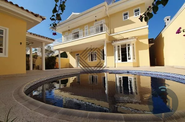 Casa em condomínio de alto padrão