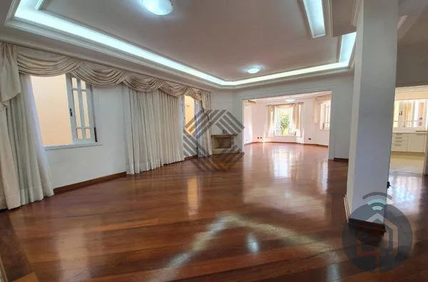 Casa em condomínio de alto padrão