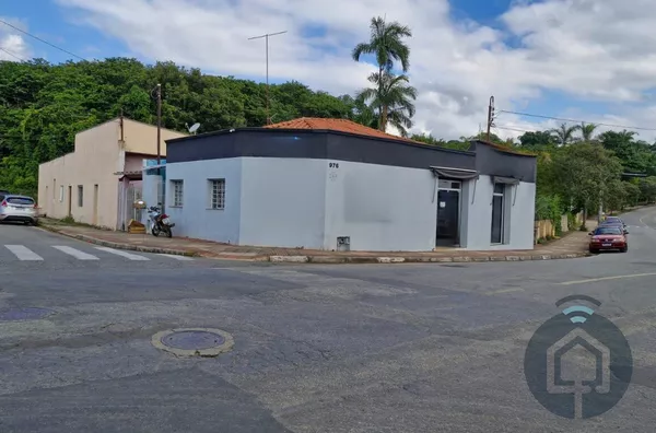 Casa no Cambará à Venda – Excelente para Moradia ou Negócio