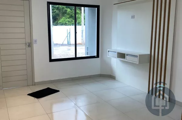 Impecável! Casa com Varanda, Área Gourmet e Lazer no Condomínio