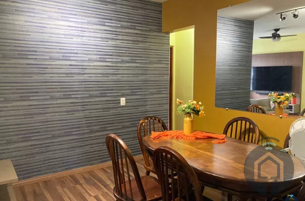 Apartamento com móveis planejados 