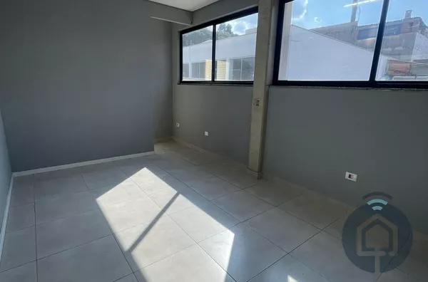 Ampla Sala Comercial para Aluguel no Centro de São Roque – Ideal para seu Negócio!