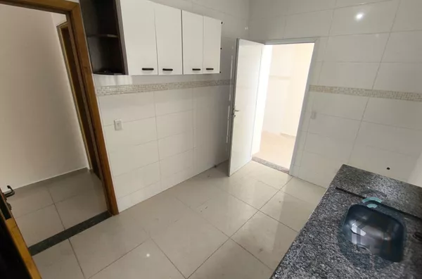 Ampla casa em condomínio!! - Foto 6