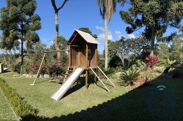 Sítio à Venda em Mairinque com 6 Quartos e Amplo Espaço