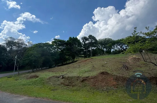 Seu refúgio no Quebec: terreno em condomínio com projeto pronto para construir!