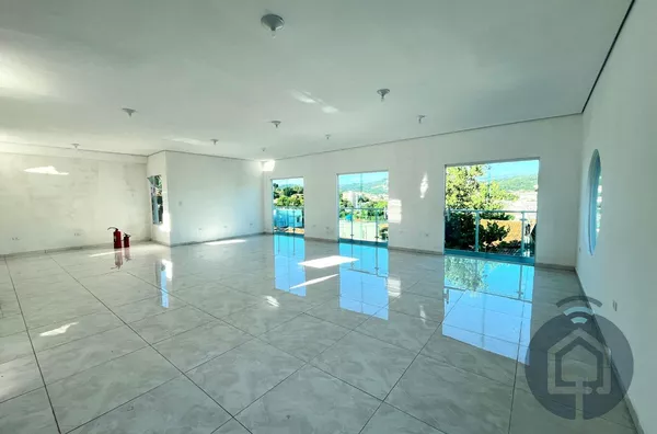 Perfeito para Escritórios e Consultórios – Amplo e Personalizável