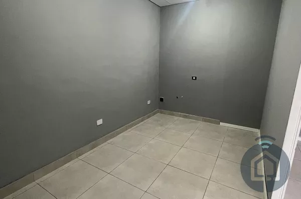 Ampla Sala Comercial para Aluguel no Centro de São Roque – Ideal para seu Negócio!