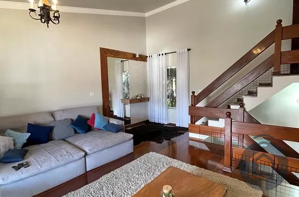  Lindíssima casa de alto padrão 