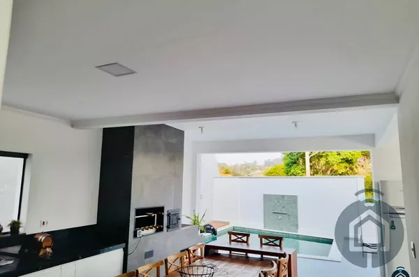 Casa para venda, 4 quarto(s),  em São roque