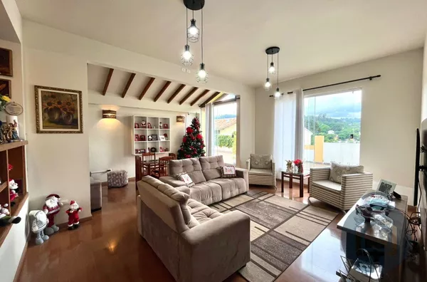 Harmonia e Sofisticação em Condomínio Intimista 