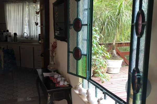 Elegância Rústica: Linda Casa com Amplo Terreno de 3.800 m² - Foto 13