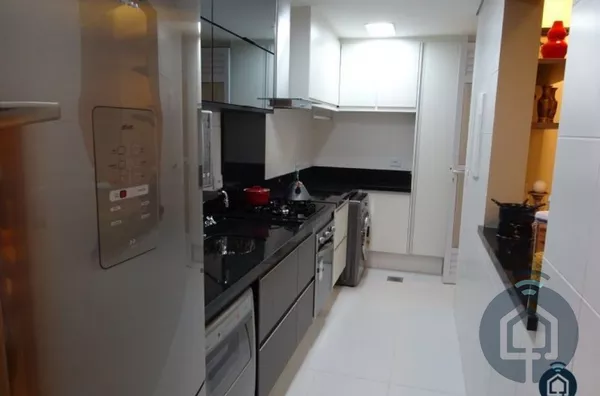 Amplo apartamento no centro