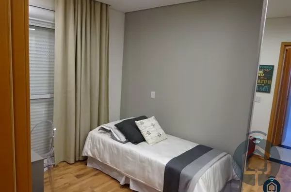 Amplo apartamento no centro