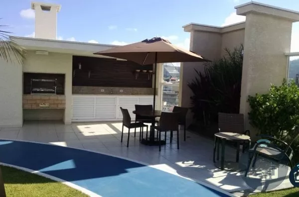 Apartamento com varanda gourmet no centro