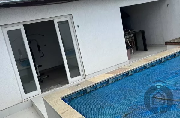 Casa à Venda em Ibiúna com 2 Quartos, Suíte, Piscina Aquecida e Segurança