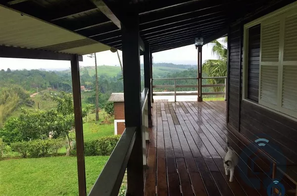 Sítio Encantador no Roteiro do Vinho em São Roque