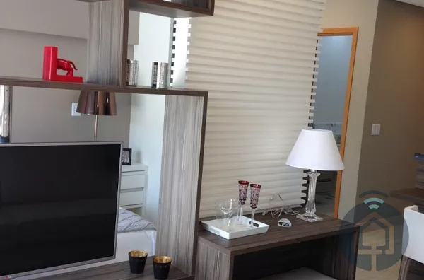 Studio com varanda no centro 