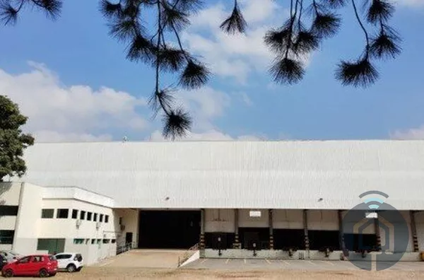 Oportunidade Única em Jandira: Galpão Industrial de Alto Desempenho