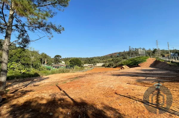 Galpão para Aluguel em Santana de Parnaíba - Localização Privilegiada de Frente para a Castelo Branco
