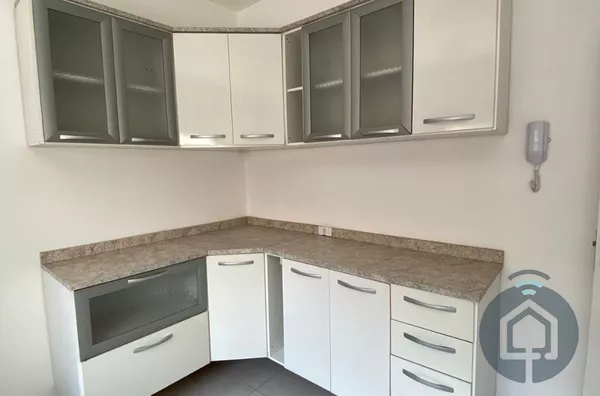 Casa mobiliada em condomínio com lazer completo!