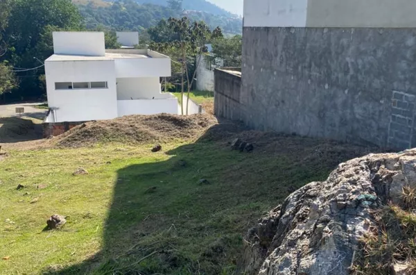 Terreno em condomínio fechado 