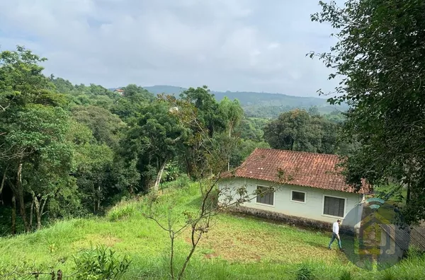 Chácara à Venda em Guaçu, São Roque - 10.000m² com Vista Deslumbrante e Tranquilidade