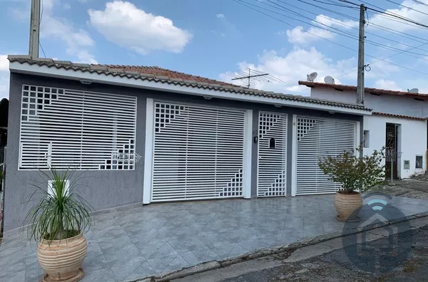 Casa à Venda com 3 Quartos em Mairinque!